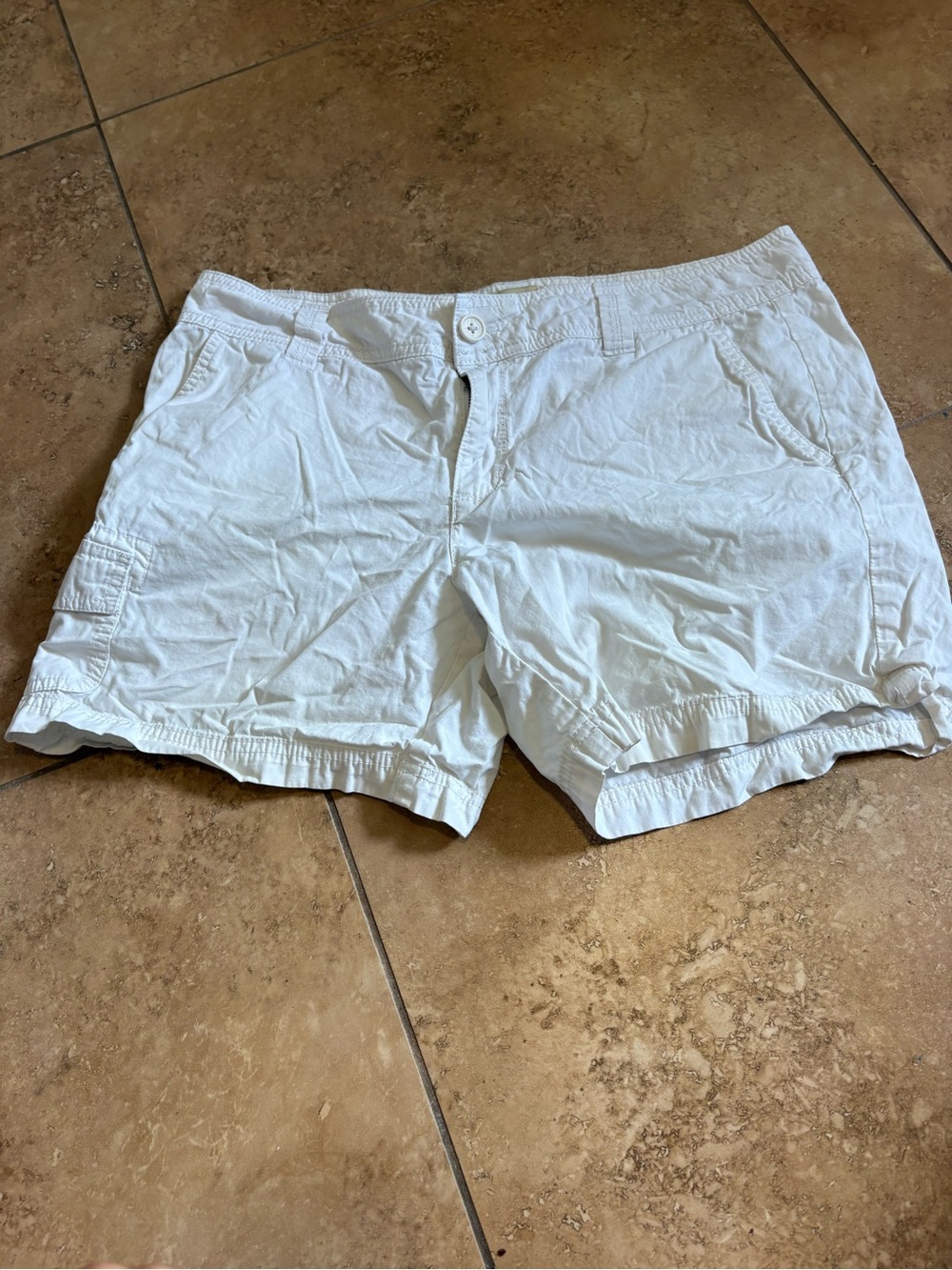 G.H. Bass & Co. White Cargo Shorts